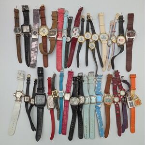 Lot 35 Mixed Fashion Watches Leather Rubber Metal Band for Parts Repair Crafting